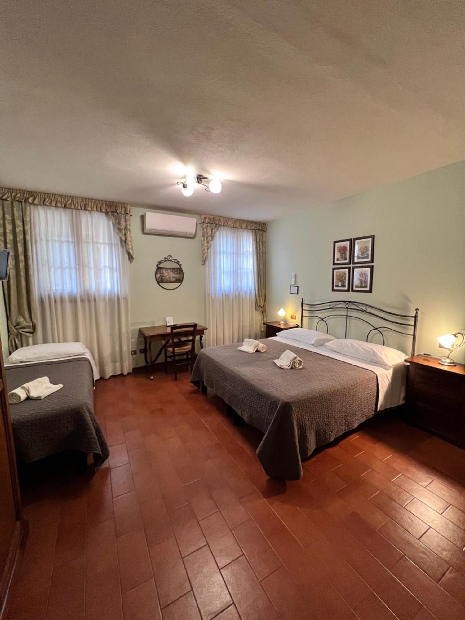 B&B Casale Virgili Siena Phòng bức ảnh